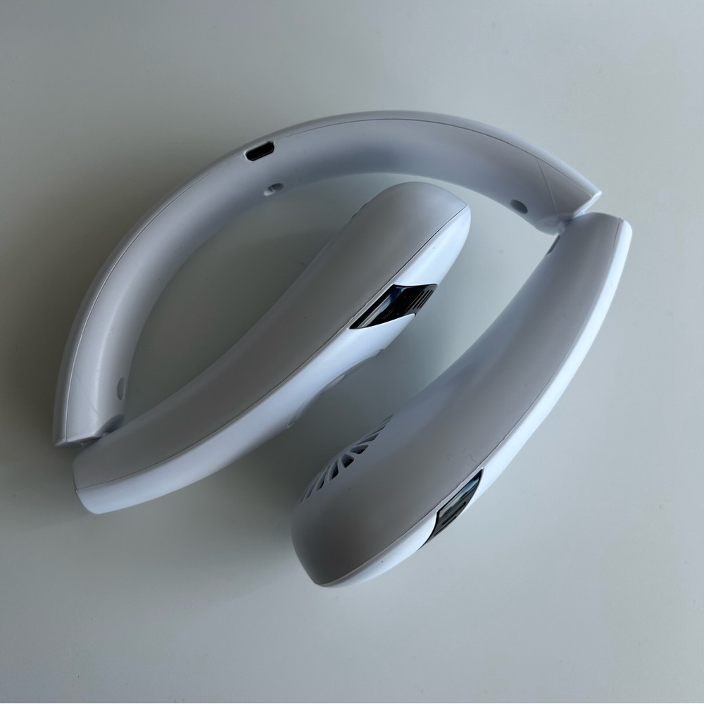 Portable Wearable Neck Fan - Rechargable - Picture 4 of 9